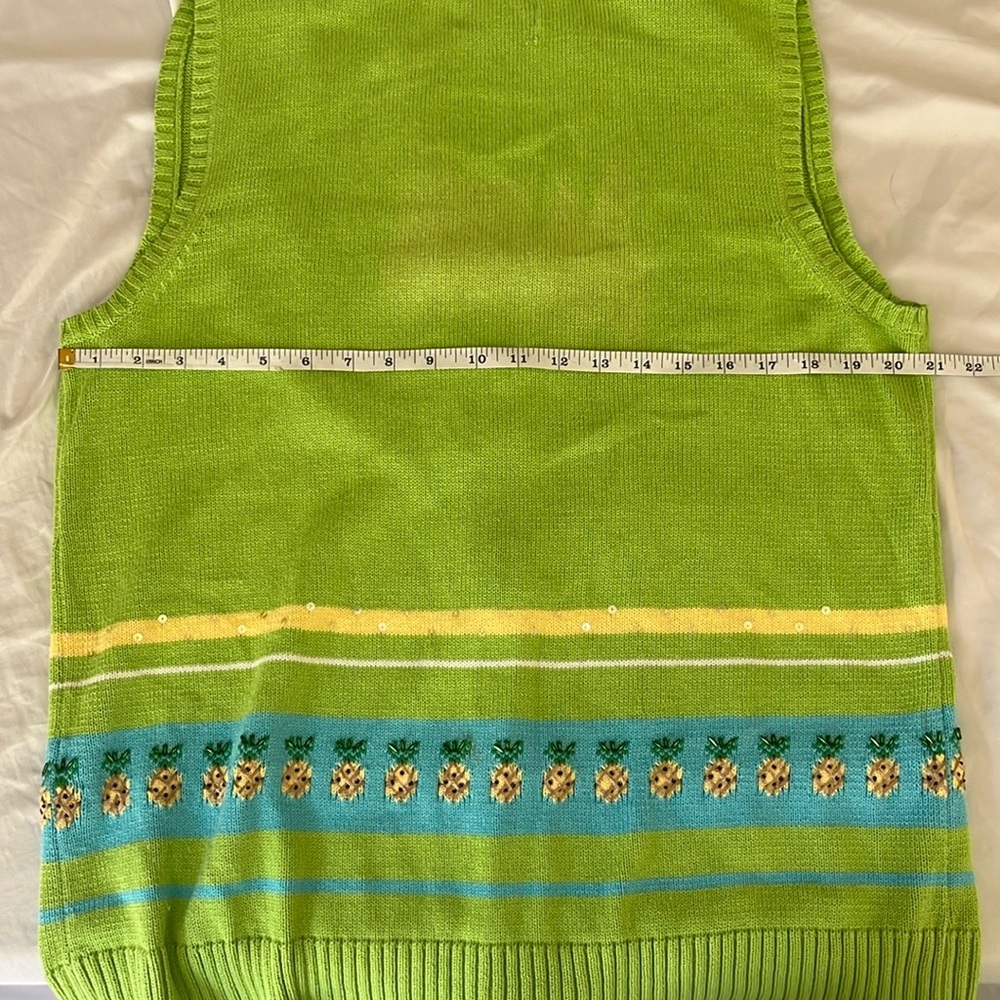 Quacker Factory Pineapple Beaded Green Sleeveless Cardigan with Blue Accents - Picture 7 of 8